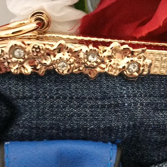 NWT🎁FREE GIFT INCLUDED🎁 Brand New Rhinestones Crystals Denim Shoulder Handbag - Picture 9 of 16